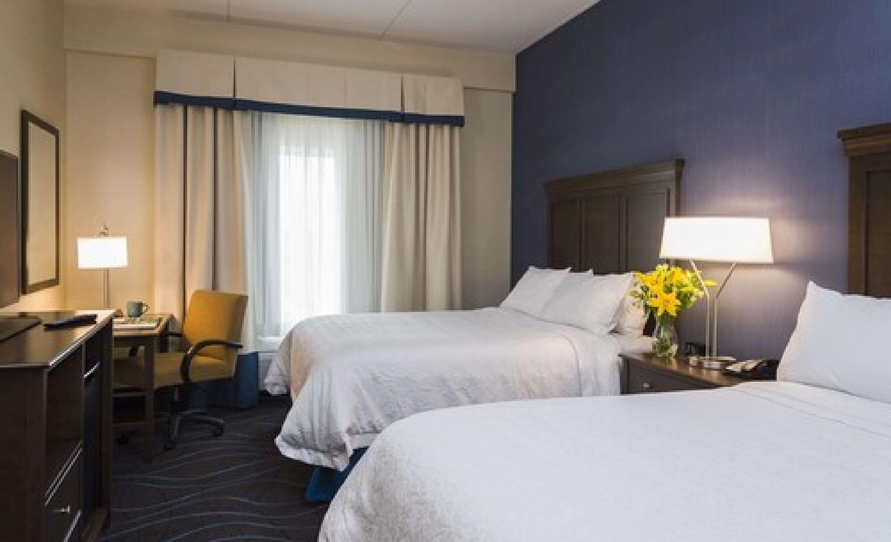 Hotel Hampton By Hilton Airport 3*