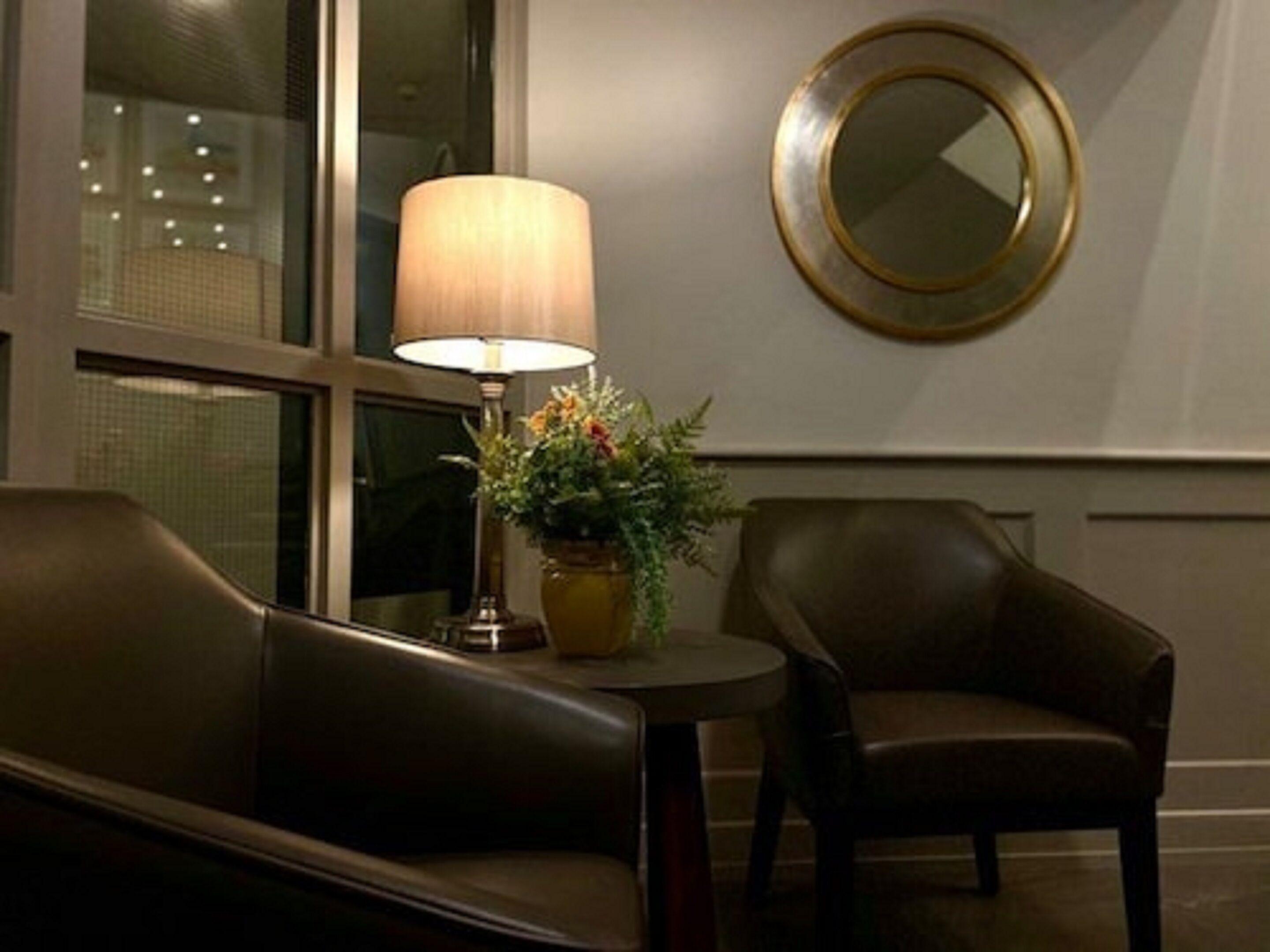 Adam's Airport Motel Ottawa