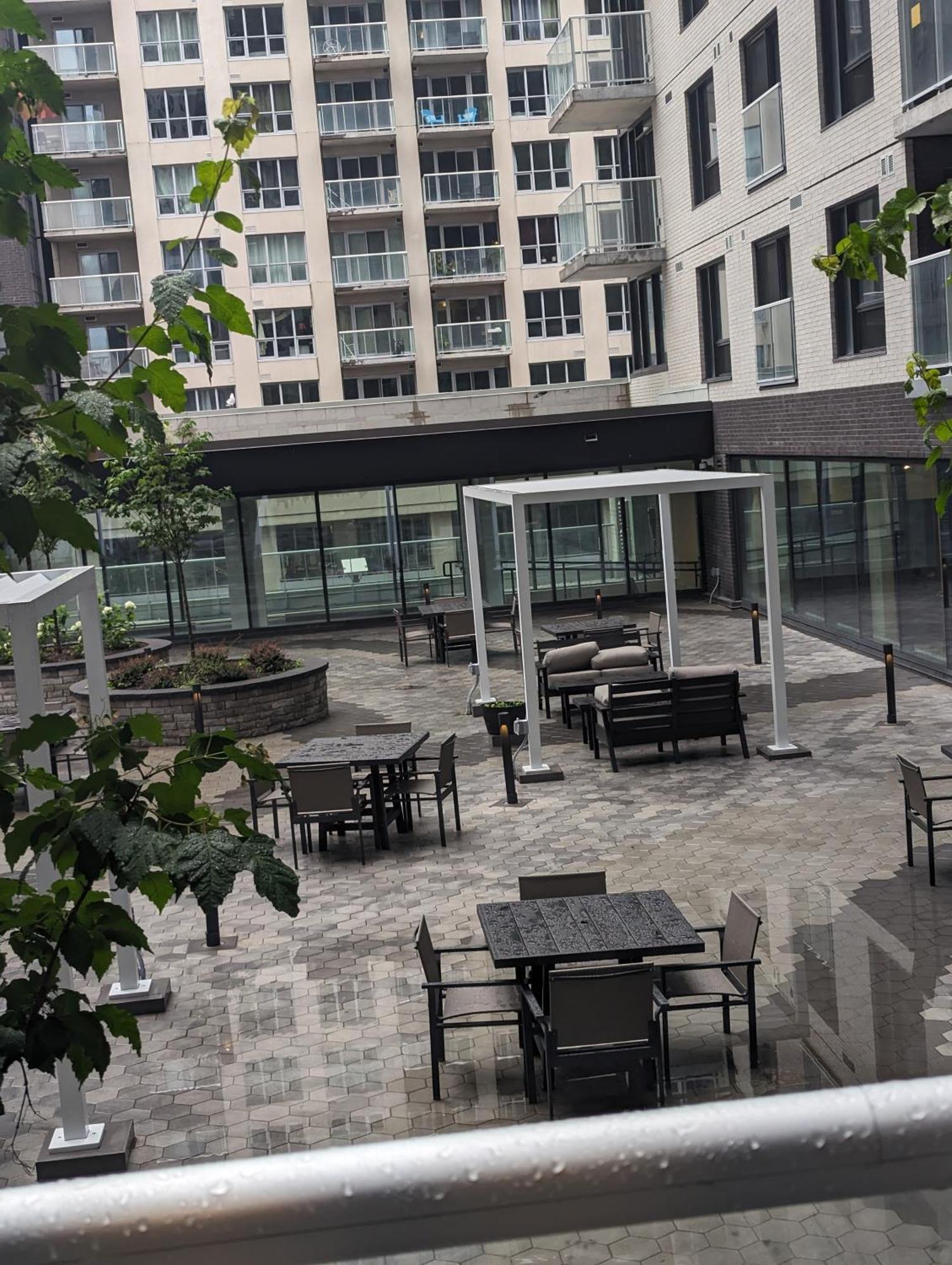 Modern In Downtown Apartment Ottawa