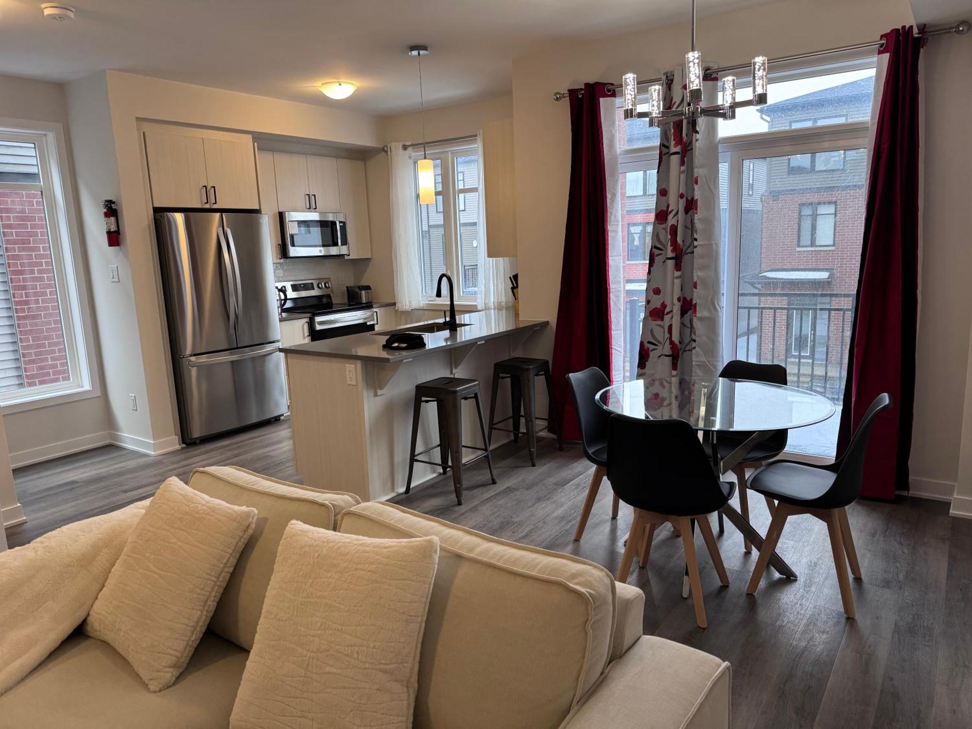 Family Friendly Airport Apartment