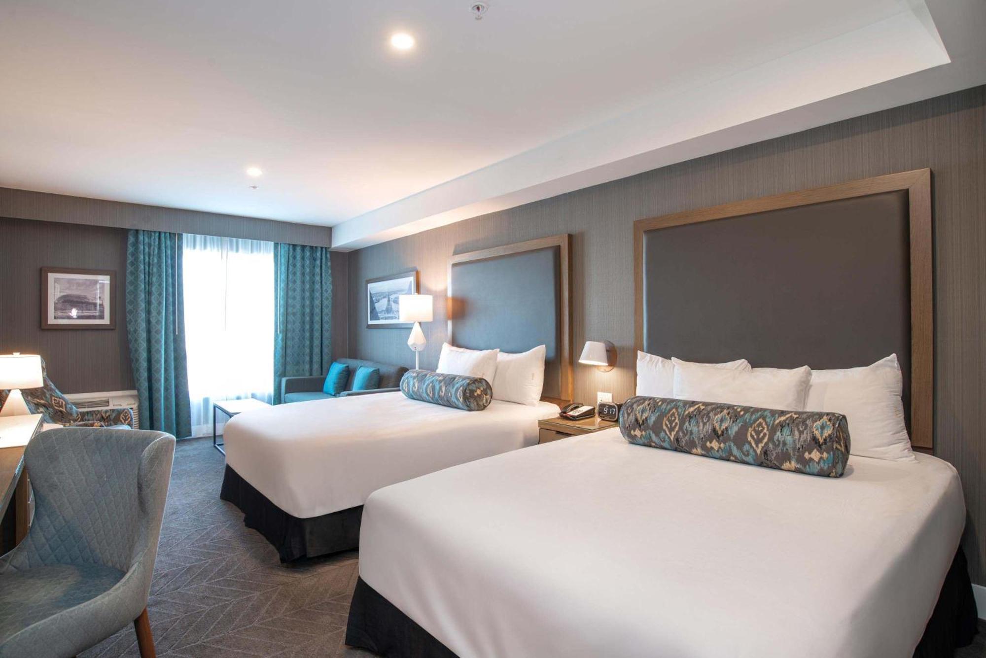 Sandman Signature Airport Hotel Ottawa
