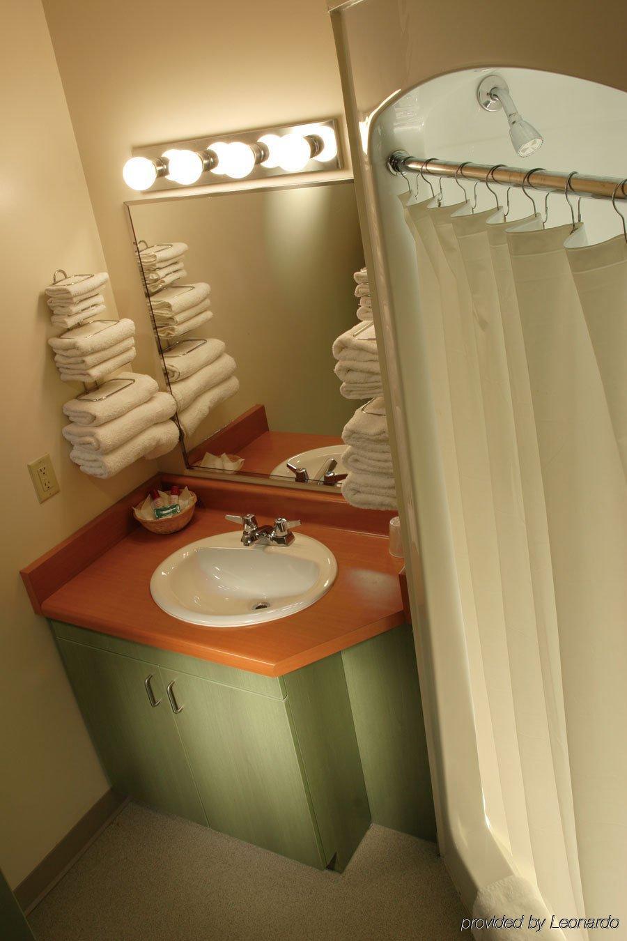 Aparthotel Residence & Conference Centre - Ottawa West 2*