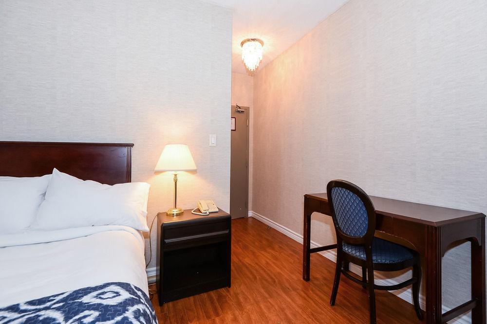 Ottawa Inn Hotel 2*