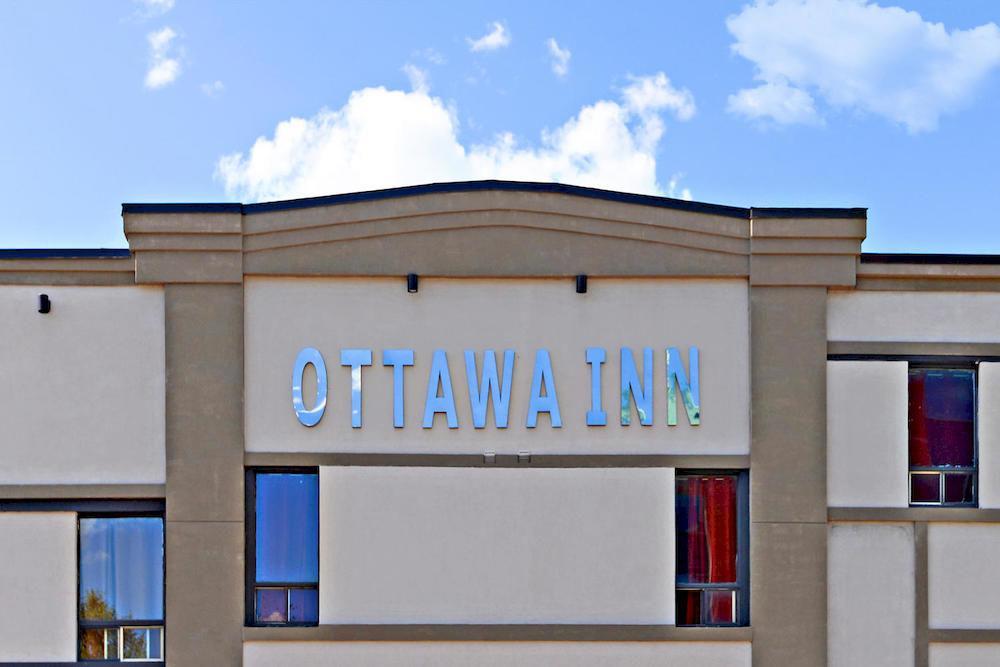 Ottawa Inn Hotel Hotel 2*