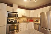Lm Stays - 2bdrm Townhouse Near Airport Apartment