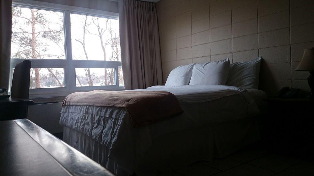 Motel Richmond Plaza *