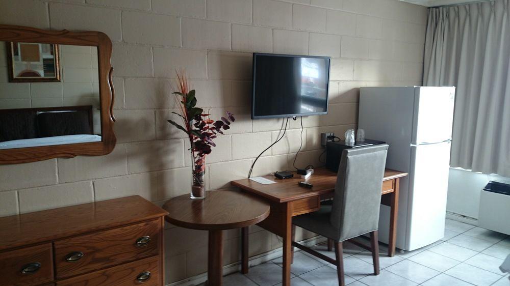 Motel Richmond Plaza *