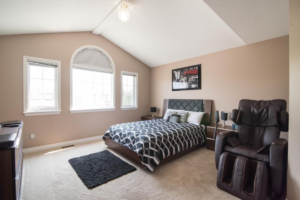Holiday home Kashy Homes Luxury With Hot Tub Ottawa