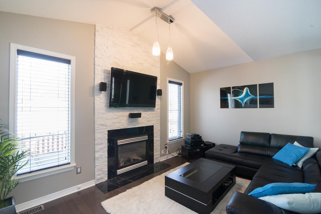 Kashy Homes Luxury With Hot Tub Holiday home Ottawa