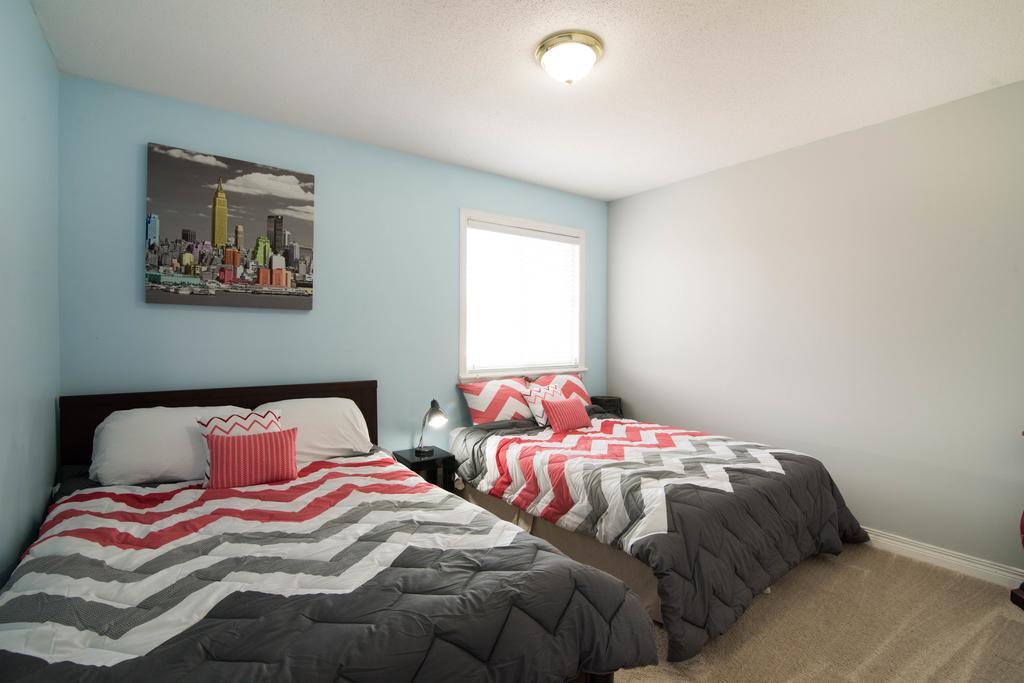Holiday home Kashy Homes Luxury With Hot Tub Ottawa