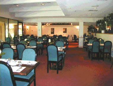 Travelodge By Wyndham West Hotel