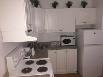 Adib - 362 Friel St, Unit 2 Apartment *