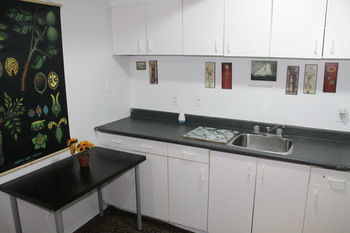 Adib Apartments - 931 Pinecrest Rd, Unit B * Ottawa