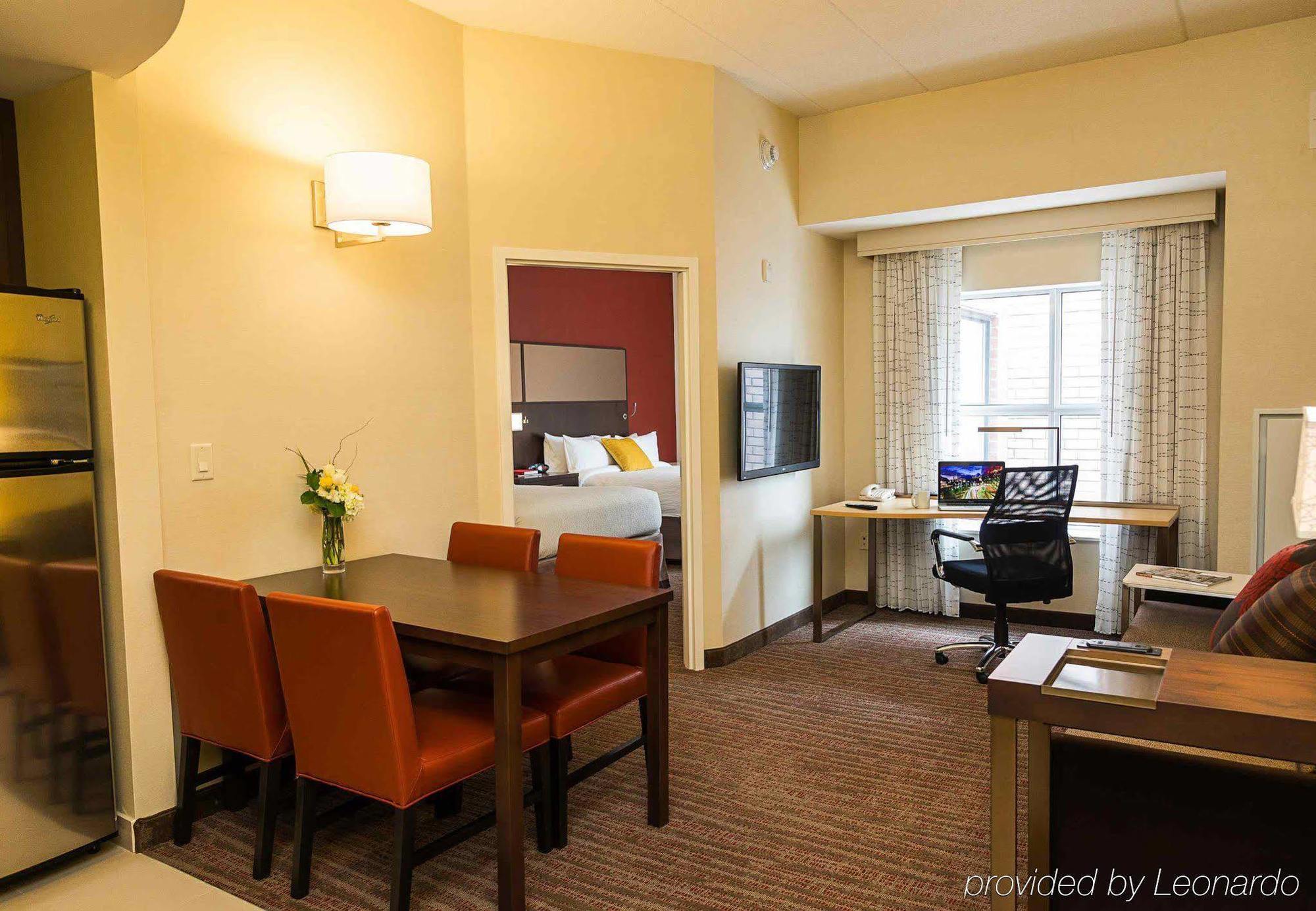 Hotel By Marriott Airport 3*