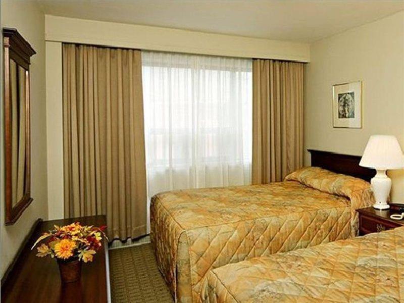 Embassy & Hotel Ottawa