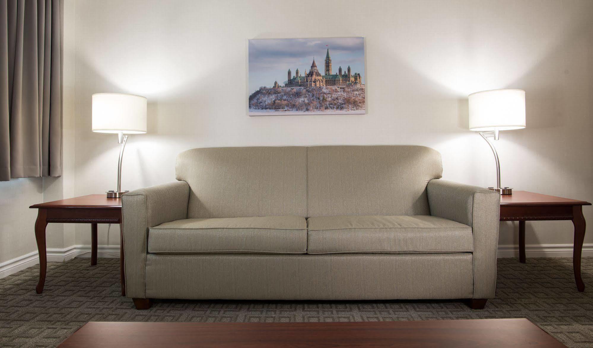 Capital Hill & Hotel 3*