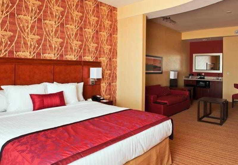 Courtyard By Marriott East Hotel Ottawa