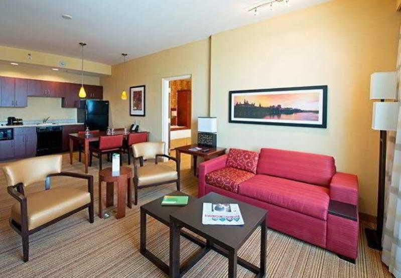 Courtyard By Marriott East Hotel 3*