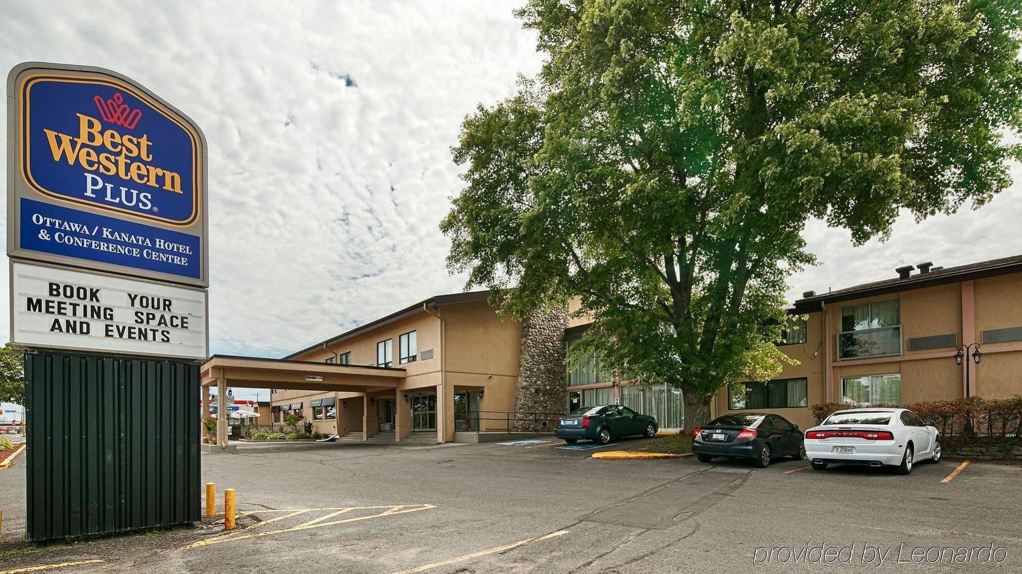 Western Kanata And Conference Centre Hotel 3*