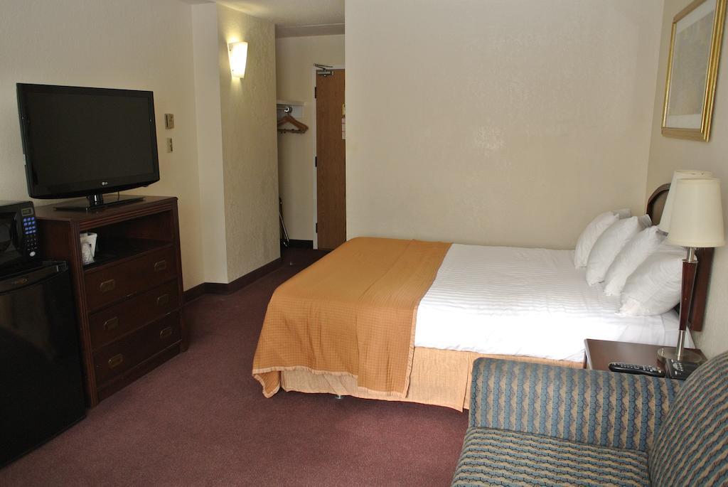 Travelodge By Wyndham East 3* Ottawa