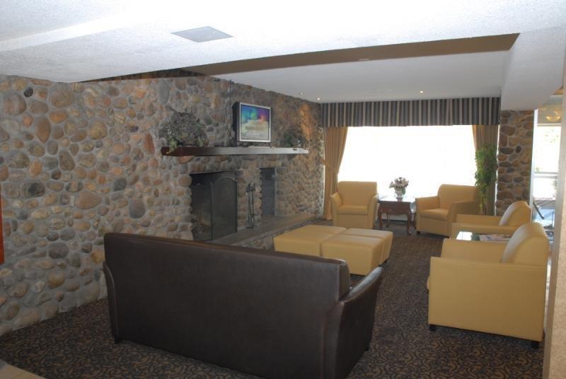 Western Kanata And Conference Centre 3*