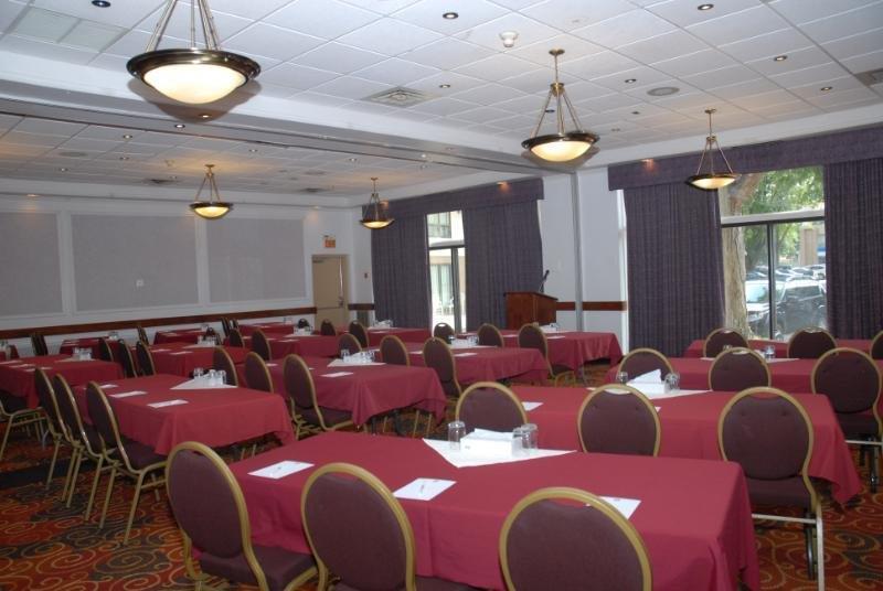 Hotel Western Kanata And Conference Centre