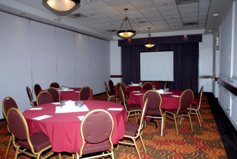 Western Kanata And Conference Centre Hotel