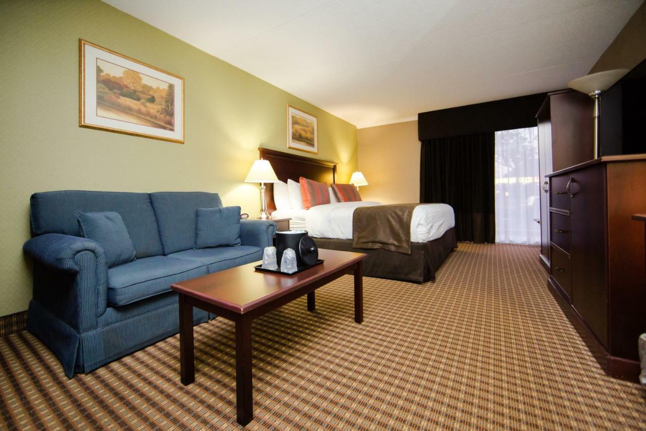 Western Kanata And Conference Centre 3*