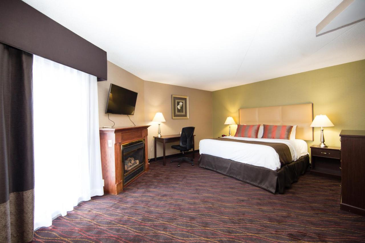 Western Kanata And Conference Centre 3*