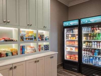 Hotel Homewood By Hilton Airport Ottawa