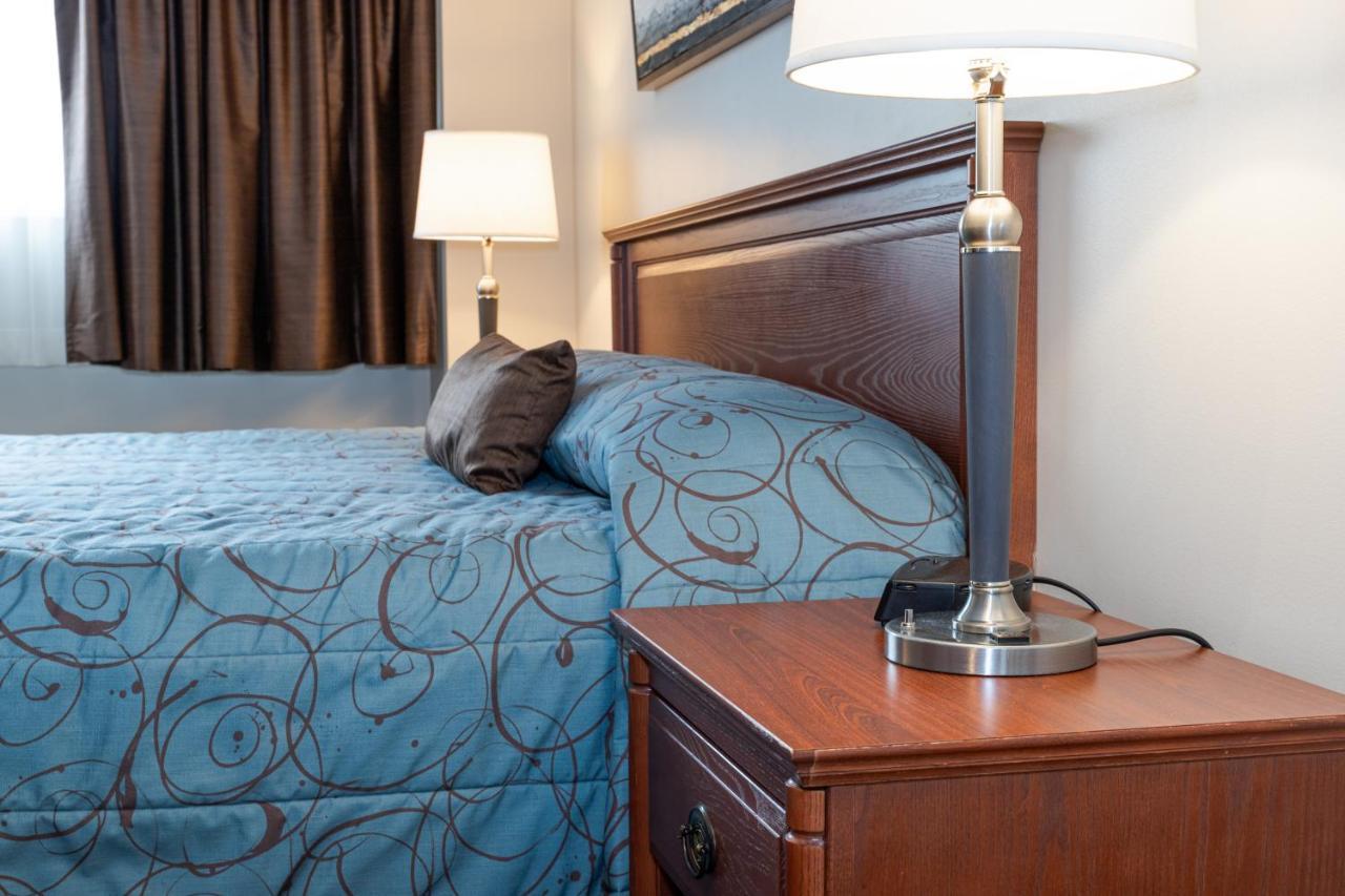 Adam's Airport 3* Ottawa